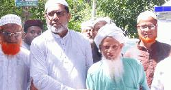 ৫৩ বছর ইমামতি শেষে গ্রামবাসীর সম্মাননা পেলেন মাওলানা কবির
