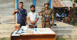 ঠাকুরগাঁওয়ে সমবায় সমিতির আড়ালে মাদক ব্যবসা, অভিযানে পিস্তলসহ যুবক আটক
