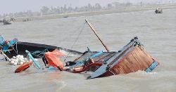 বঙ্গোপসাগরে ট্রলার ডুবি, জীবিত উদ্ধার ১২