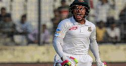 গিলক্রিস্টকে ছাড়িয়ে বিশ্বরেকর্ড মুশফিকের