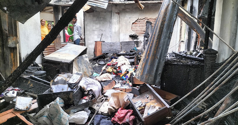 মেলান্দহ উপজেলায় একটি বসতবাড়িতে ভয়াবহ অগ্নিকাণ্ডের ঘটনা ঘটেছে