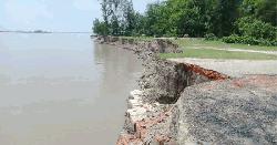 ছোট ফেনী নদীর অব্যাহত ভাঙন ; হুমকির মুখে গ্রামীণ জনপদ ও স্থাপনা।