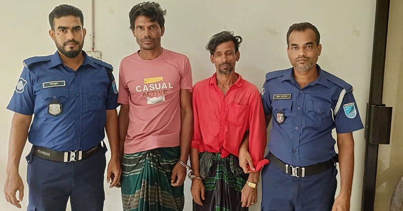 নৌযানে চাঁদাবাজ সন্দেহে দু’জনকে আটক করেছেন স্থানীয়রা।