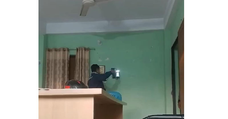 অফিসের কোনো কার্যক্রমই এখন নিয়মমাফিক চলছে না।