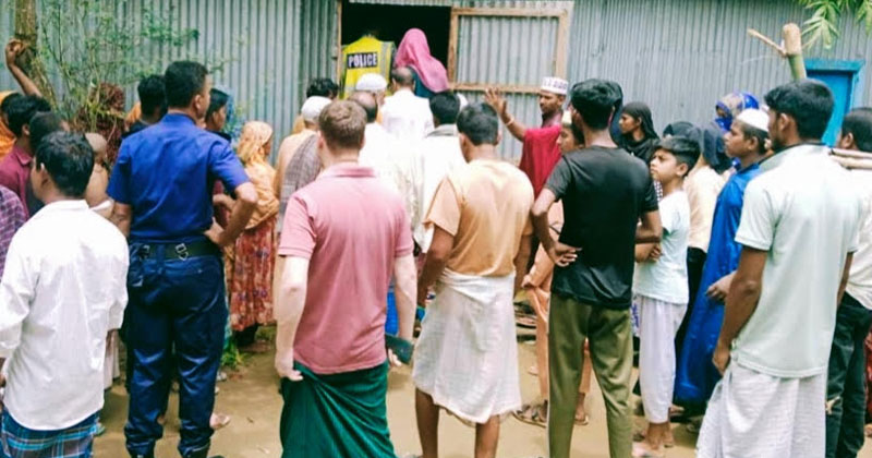  বৃদ্ধার মরদেহ উদ্ধার করেছে থানা পুলিশ।