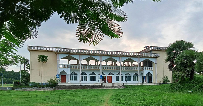 কুমিল্লা বিশ্ববিদ্যালয়ের (কুবি) কেন্দ্রীয় মসজিদ