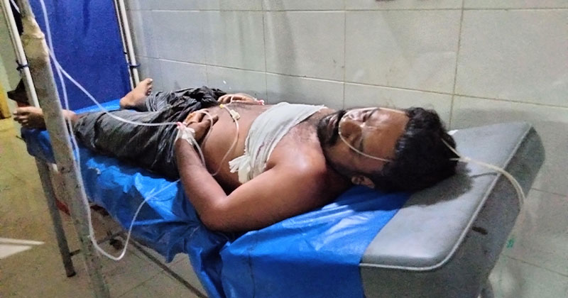 শ্বশুরের ছুরিকাঘাতে জামাই গুরুতর আহত।