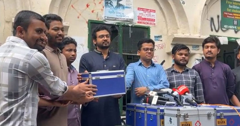 ঢাকা বিশ্ববিদ্যালয়ের (ঢাবি) ১৮ টি হলের শিক্ষার্থীদের জন্য ফার্স্ট এইড বক্স বিতরণ।
