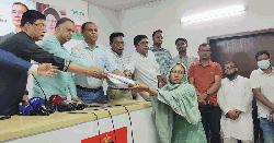 ক্যান্সার আক্রান্ত শহীদ পরিবারের সন্তান ও নির্যাতিত ছাত্রদল নেতার পাশে তারেক রহমান 