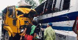 পাবনায় বাস-ট্রাক সংঘর্ষে নিহত ৩, আহত অন্তত ১০