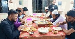 উৎসবমুখর পরিবেশে রোজা রেখে ঢাবিতে আশুরা পালন
