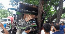 গজারিয়ায় বাস-ট্রাকের সংঘর্ষ, নিহত ১