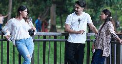 একটা সম্পর্কে আছেন, তবু আরেকজনকে ভালো লাগছে, কী করবেন?