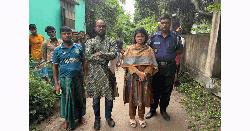 মেঘনায় ঝুঁকিপূর্ণ সেতুর নীচে বাল্কহেড চলাচল