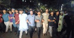 ‘চাদা তোলে পল্টনে ভাগ যায় লন্ডনে’ স্লোগানে উত্তাল জবি, প্রতিবাদ মিছিল 