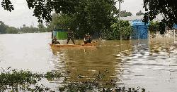 ফেনীতে আশ্রয়কেন্দ্রে বাড়ছে মানুষের ভিড়, নতুন করে প্লাবিত বেশ কিছু এলাকা