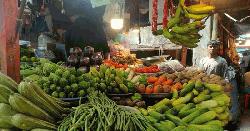 কাঁচামরিচ ৩৫০ টাকা কেজি, বিপাকে ক্রেতারা