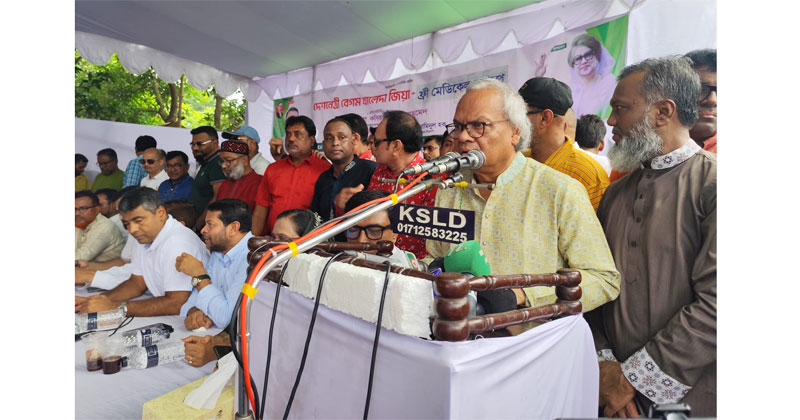 বিএনপির সিনিয়র যুগ্ম মহাসচিব অ্যাডভোকেট রুহুল কবির রিজভী বলেছেন, মিটফোর্ড হাসপাতালের সামনে একটি হৃদয়বিদারক ঘটনা ঘটেছে।