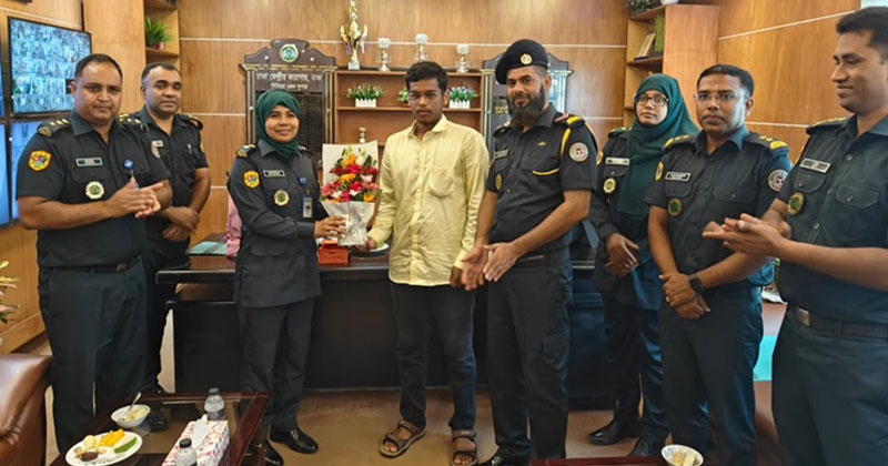 কেরানীগঞ্জ কেন্দ্রীয় কারাগারের কর্মকর্তা-কর্মচারীদের কৃতী সন্তানদের সম্মাননা