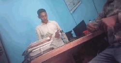 ঘুষের টাকা গুনে গুনে বুঝে নেন জনস্বাস্থ্য অধিদপ্তরের ক্যাশিয়ার উজ্জ্বল বড়ুয়া