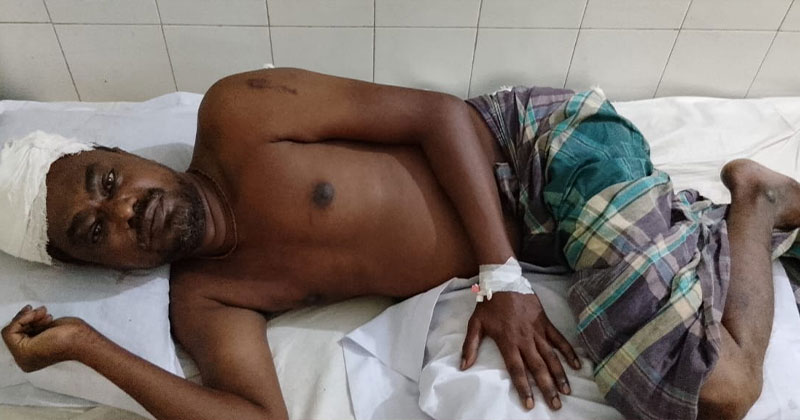 এক বিকাশ ব্যবসায়ীর ওপর সশস্ত্র হামলা চালিয়ে সাড়ে ৬ লাখ টাকা ছিনিয়ে নিয়েছে দুর্বৃত্তরা