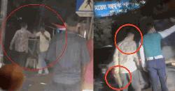 চাপাতি হাতে ব্যাগ ছিনিয়ে পুলিশের সামনেই হেঁটে গেলো ছিনতাইকারী, ভিডিও ভাইরাল 