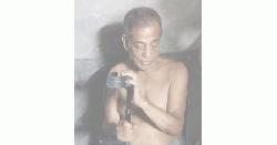 খুলনায় মদপানে ৫ জনের মৃত্যু, মদ তৈরির হোতা ও বিক্রেতা আটক