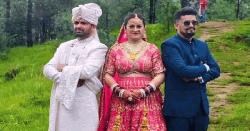 এক নারীকে বিয়ে করলেন আপন দুই ভাই