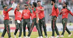কোনোরকমে একশ ছুঁয়ে অলআউট পাকিস্তান