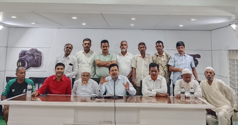 শিমুল বিশ্বাস বলেছেন, “শ্রমিকেরাই এদেশের প্রাণশক্তি, দেশ গঠনের প্রধান হাতিয়ার।”