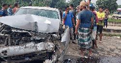 মানিকগঞ্জে প্রাইভেটকার ও লেগুনার সংঘর্ষ, আহত ১০
