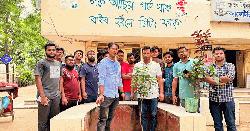 জবি ক্যাম্পাসে শহীদদের স্মরণে ছাত্রদলের বৃক্ষরোপণ কর্মসূচি