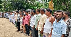 ৬৫ বছরের পুরোনো রাস্তা বন্ধে অবরুদ্ধ দেড় শতাধিক পরিবার 