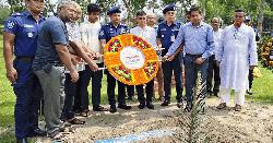 মাহেরীন চৌধুরীর সমাধিতে নীলফামারীর ডিসি-এসপির শ্রদ্ধা