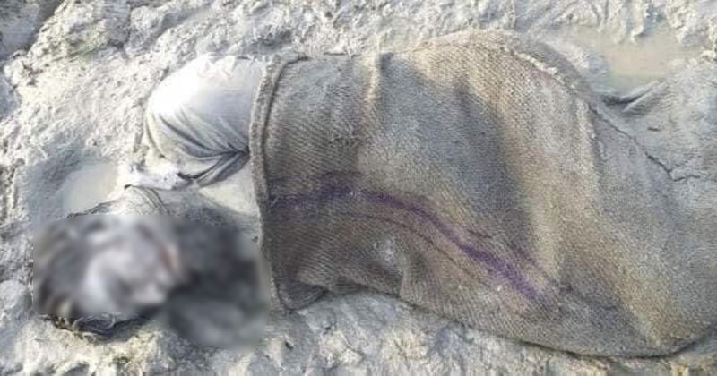 বস্তাবন্দির নাটক সাজিয়েছেন বলে অভিযোগ