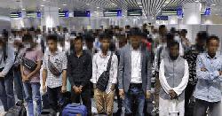১২৩ বাংলাদেশিকে আটকে দিলো মালয়েশিয়ার বিমানবন্দরে