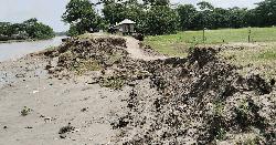 ৫২৬ কিমি সড়ক যেন মরনফাঁদ, উপজেলা যোগাযোগ বিপর্যয়ের মুখে