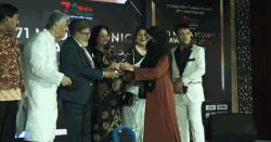 ৭১ মিডিয়া আইকনিক অ্যাওয়ার্ড পেলেন সাংবাদিক শাহাদাত নিশাদ 