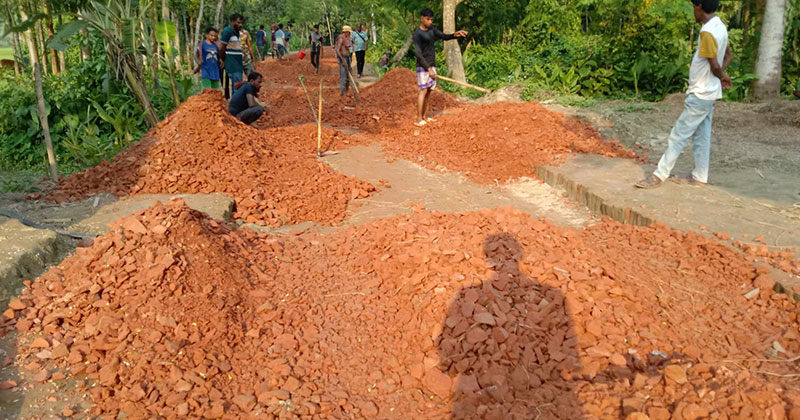 মান্দায় এলজিইডির রাস্তানির্মাণ প্রকল্পে অনিয়ম