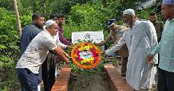 বেলাবতে জুলাই শহীদদের কবর জিয়ারত করেছে উপজেলা প্রশাসন