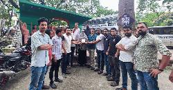 শহীদ সাজিদের পরিবারকে তারেক রহমানের উপহার প্রদান 