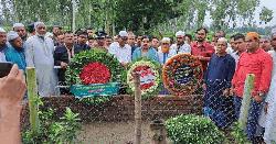 গোবিন্দগঞ্জে গণঅভ্যুত্থান দিবসে শহীদ জুয়েলের সমাধিতে পুষ্পস্তবক অর্পণ ও দোয়া অনুষ্ঠিত 