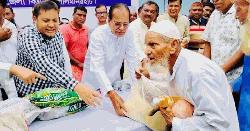 লালমনিরহাটে পাঁচ শতাধিক বন্যার্তদের মাঝে বিএনপির ত্রাণ বিতরণ