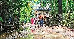 মিঠাছরা-শ্রীপুর সড়কের বেহাল, ভোগান্তিতে ১০ হাজার মানুষ