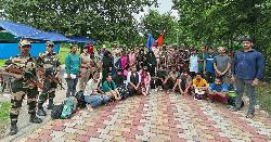 দর্শনা সীমান্তে ২২ বাংলাদেশীকে হস্তান্তর করল বিএসএফ 