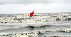 দেশের সব সমুদ্রবন্দরে ৩ নম্বর সতর্কসংকেত