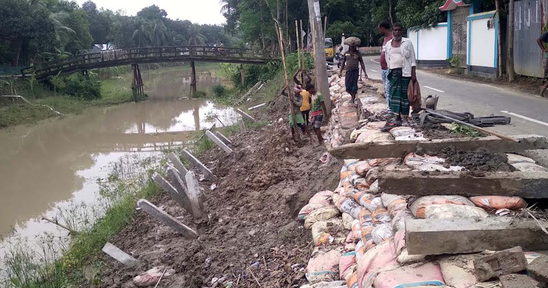 দিশেহারা হয়ে পড়েছেন ২০/২৫টি পরিবার