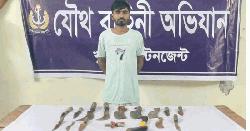 খুলনায় যৌথ অভিযানে দেশীয় অস্ত্রসহ চরমপন্থি নেতা আটক