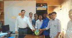 কালকিনিতে বিভিন্ন শিক্ষা প্রতিষ্ঠানে ক্রীড়া সামগ্রী বিতরণ করলেন ইউএনও 