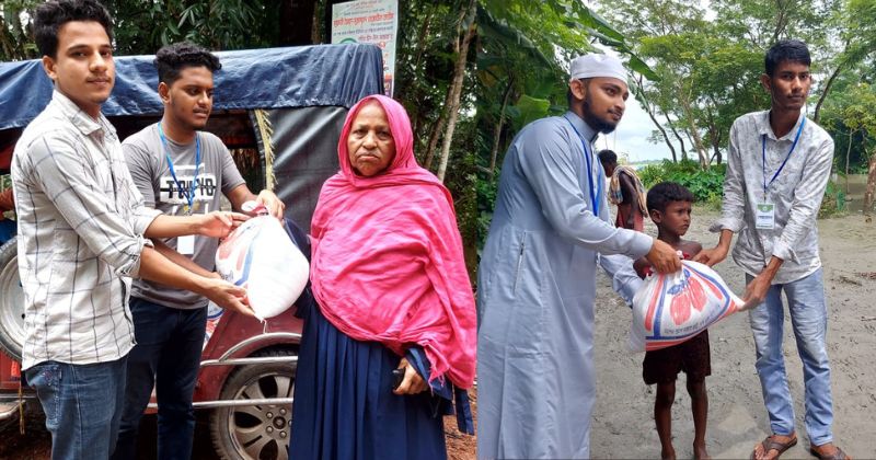 বন্যার্তদের পাশে মানবিক সংগঠন ‘স্প্রেড হিউম্যানিটি’